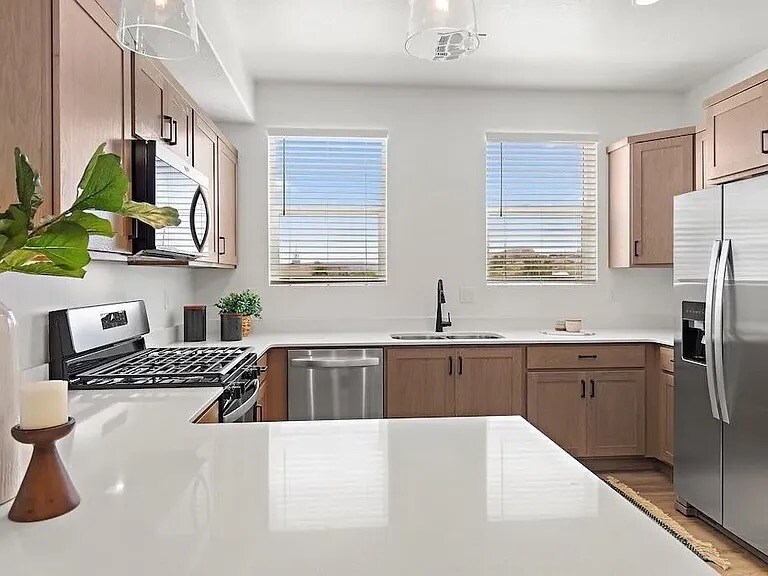Foto principal - 2065 S Grandiflora Rd