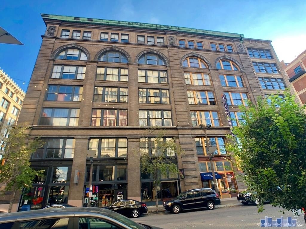 Primary Photo - Denim Lofts