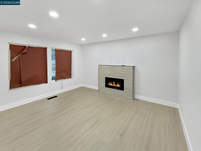 Foto del edificio - 1158 Jensen Cir