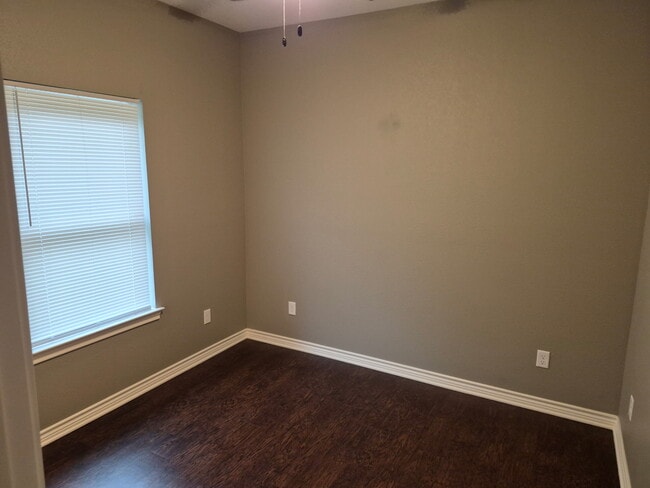 Building Photo - 958 N Marshall St