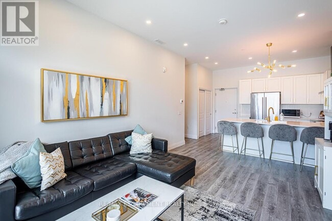 Building Photo - 1 Redfern Ave