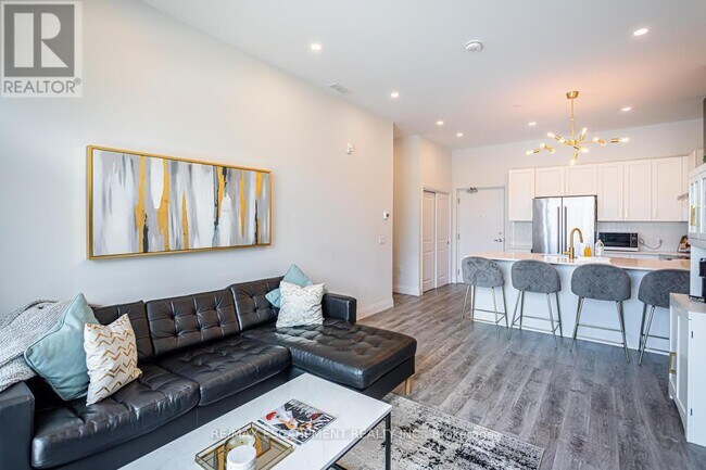 Photo du bâtiment - 1 Redfern Ave