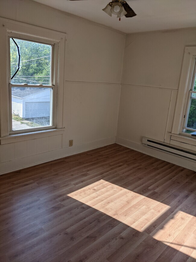 Bedroom 2 - 517 N 21st St