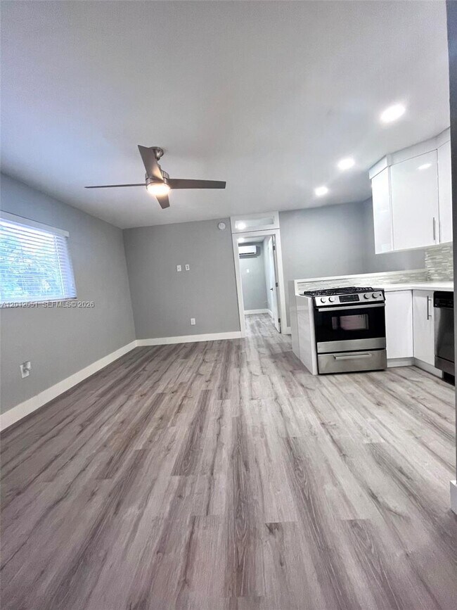 Foto del edificio - 6310 SW 79th St