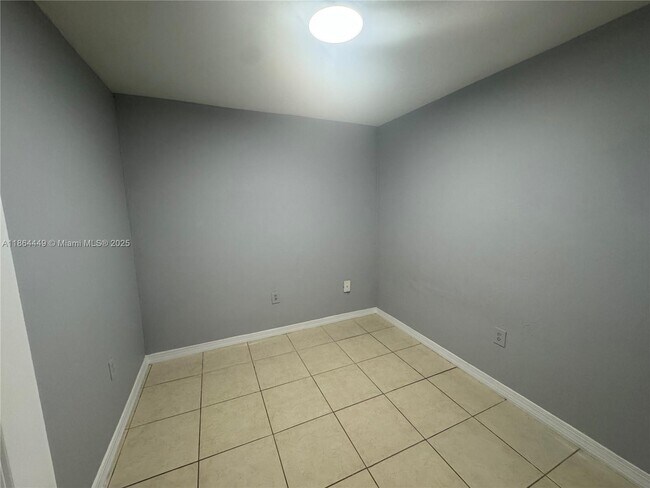 Foto del edificio - 11930 NE 19th Dr