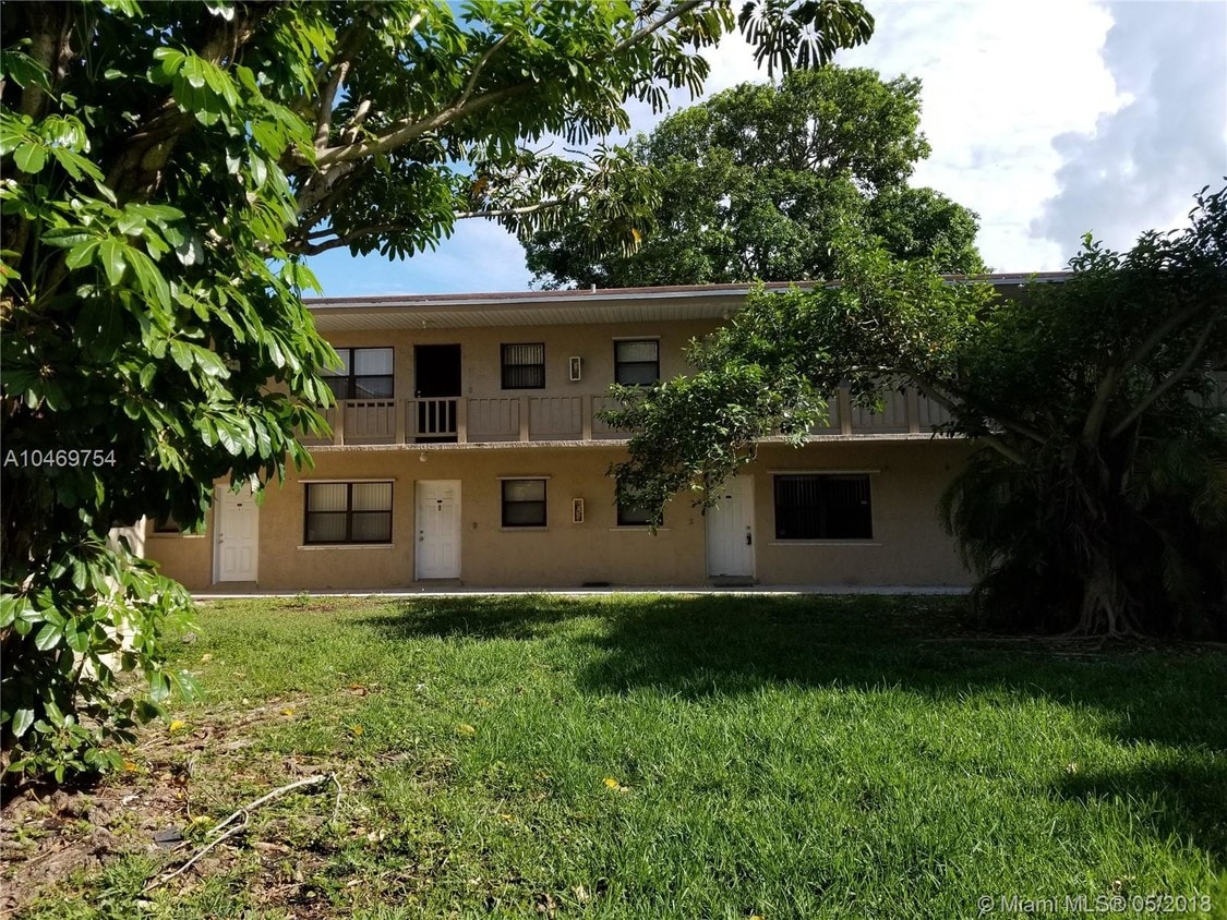 10350 SW 220th St, Cutler Bay, FL 33190 Condo for Rent in Cutler Bay