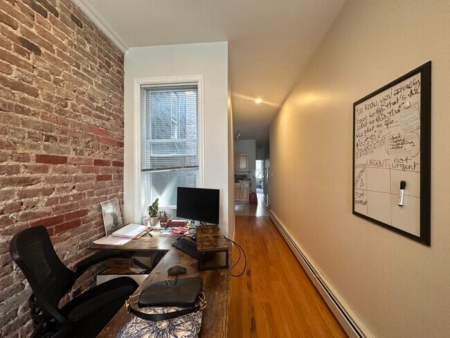 Foto del edificio - 273 Webster Ave
