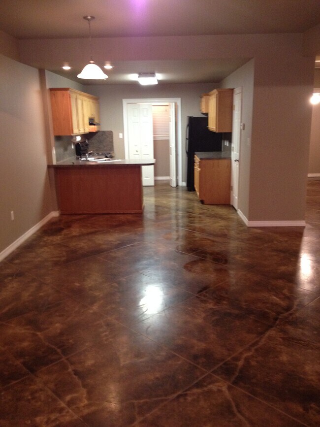 Building Photo - 43160 Pell Ct