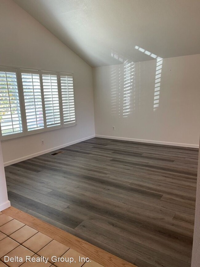 Building Photo - 4 br, 3 bath House - 5040 Oakbrook Circle