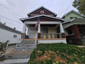 Building Photo - 109 Daniels St