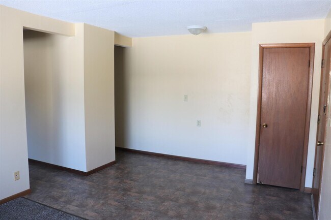 Building Photo - 1810 A Ave NE