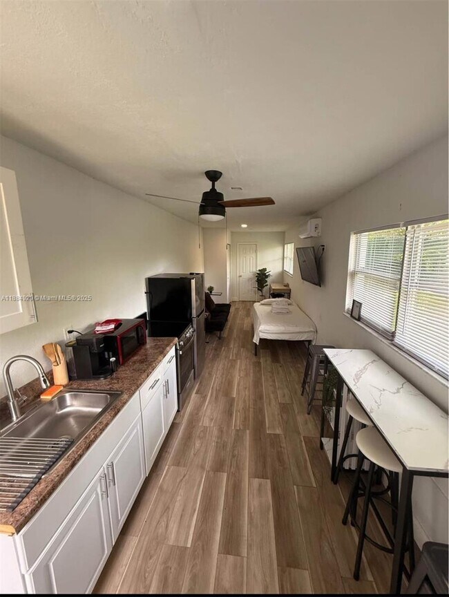 Foto del edificio - 7170 NW 24th Pl