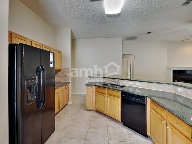 Foto del edificio - 2903 Brittany Bluff Dr
