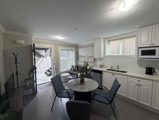 Building Photo - 2127 E 46th Ave