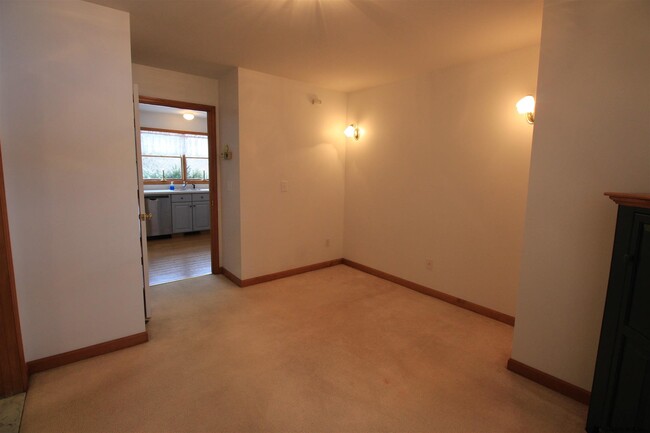 Building Photo - 2113 Donnan Rd