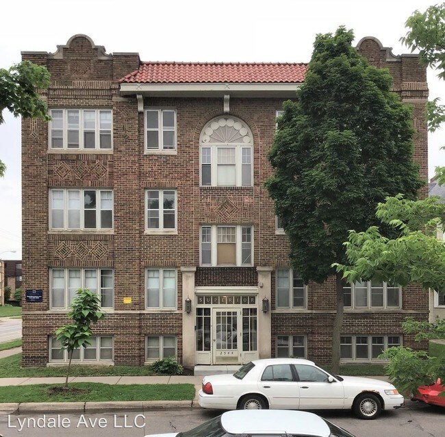 Foto del edificio - 2544 Harriet Ave