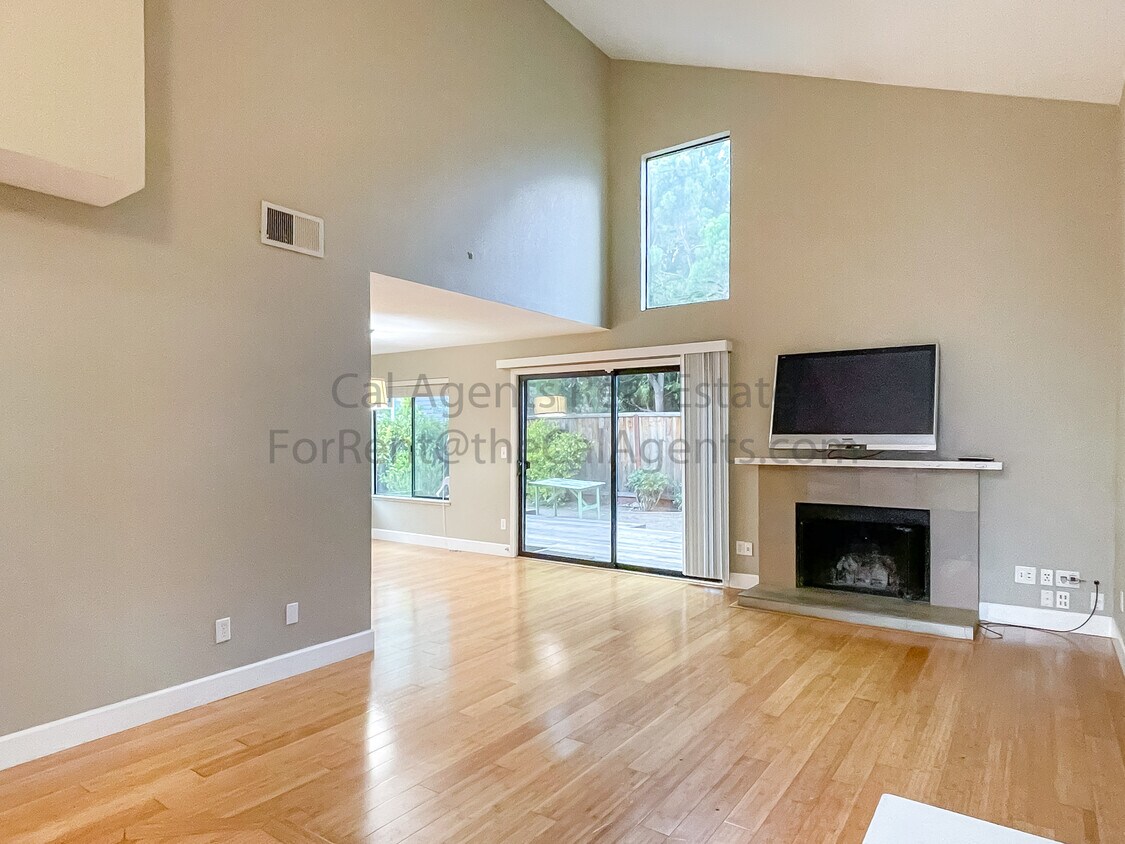 Primary Photo - 2819 Burgner Ave