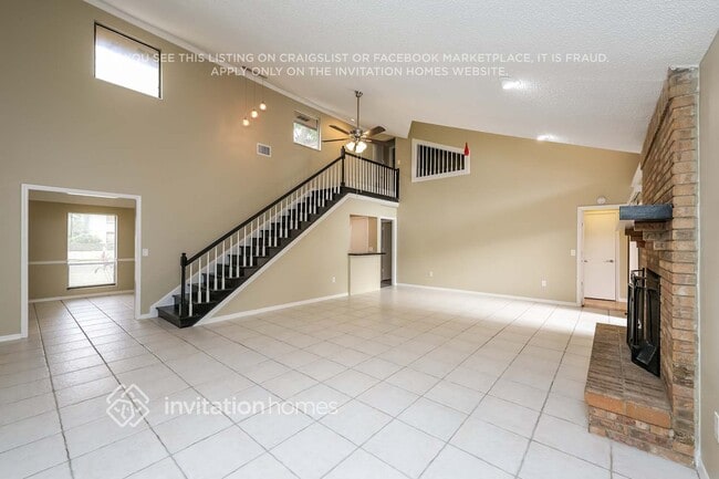 Building Photo - 1051 Sugartree Dr S