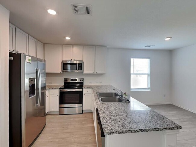 Foto del edificio - 144 Parish Ln