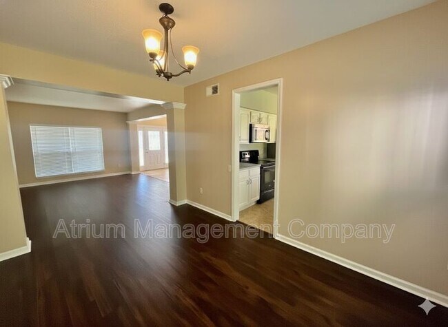 Foto del edificio - 1664 Pine Bay Dr