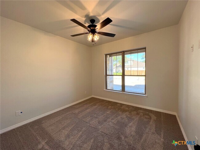 Foto del edificio - 3104 Ingram Cir
