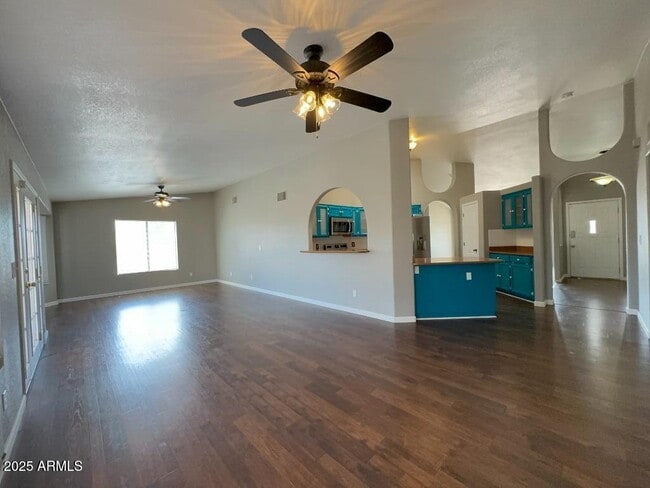 Building Photo - 4933 Los Reyes Dr