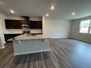 Building Photo - 1090 Gemma Dr