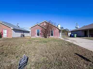 Foto del edificio - 5873 Laurel Oak Dr