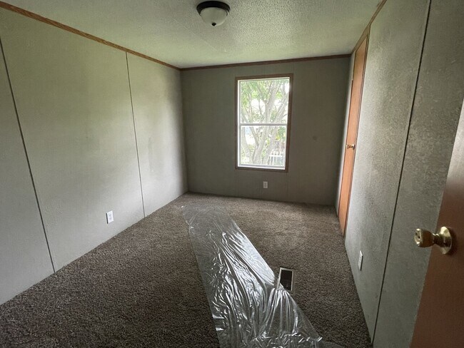 Building Photo - 1100 Lovers Ln