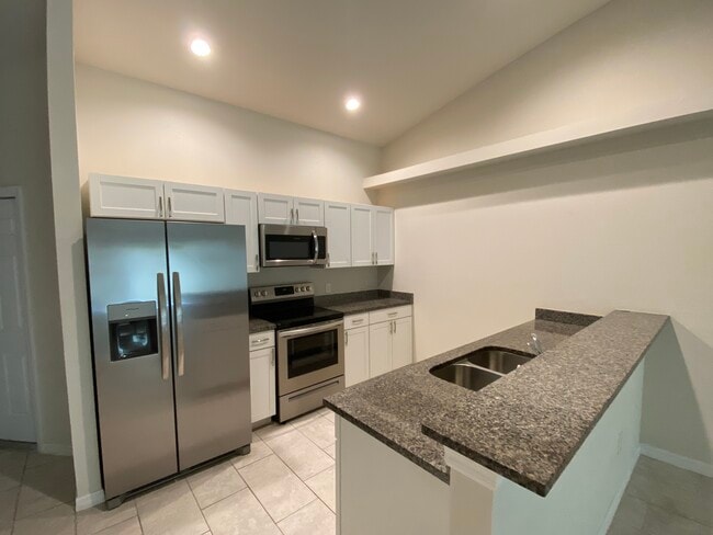 Foto del edificio - 1020 SE 12th Terrace