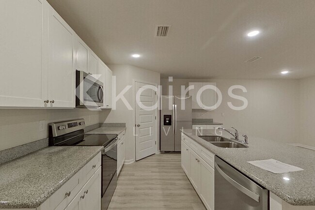 Foto del edificio - 408 Monarch Ln