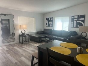 Building Photo - 161 NE 15th Ter