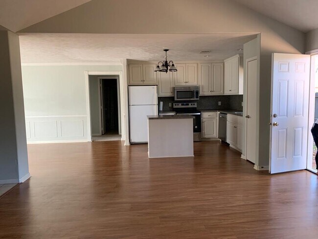 Foto del edificio - 16297 Many Trees Ln