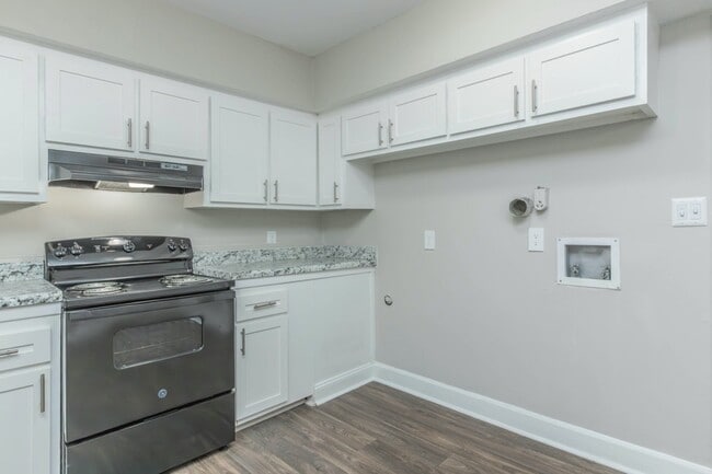 Kitchen - Novus on Riverside Apartments