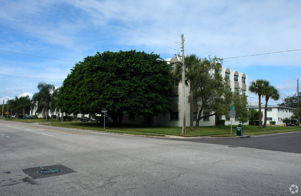 Primary Photo - Key Plaza Apartments