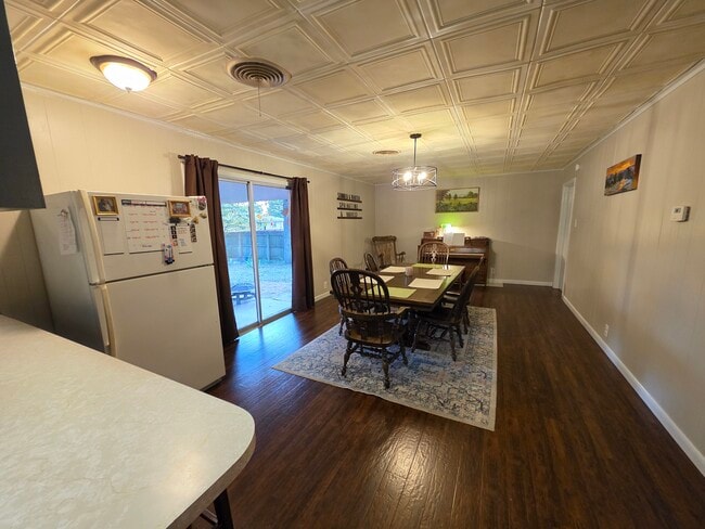 Foto del edificio - 1803 Jefferson St