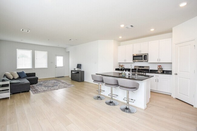 Foto del edificio - 18006 Whitetail Run Ln