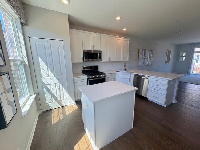 Building Photo - 1607 Carlstedt Dr