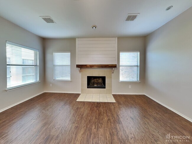 Building Photo - 320 Rowdy Dr