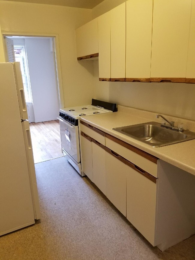 Building Photo - 144-24 37th Avenue