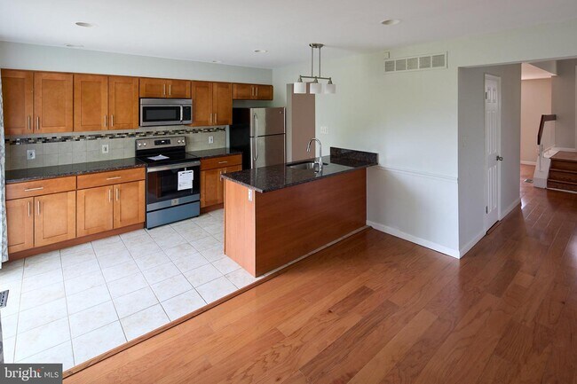 Foto del edificio - 157 Pine Ct
