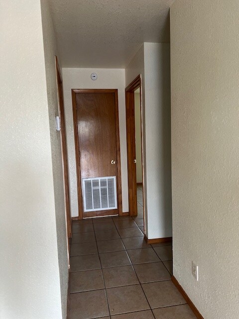 Foto del edificio - 1000 Wild Rose Ln