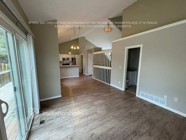 Foto del edificio - 6054 Zang Way