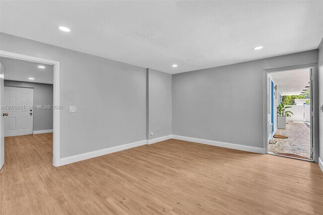 Foto del edificio - 163 NW 40th St