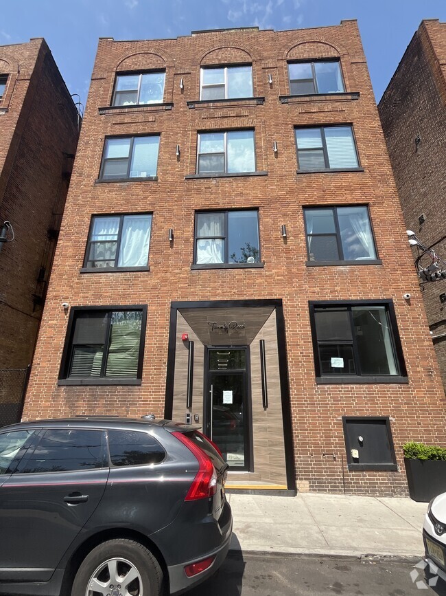 Building Photo - 23 Reed St