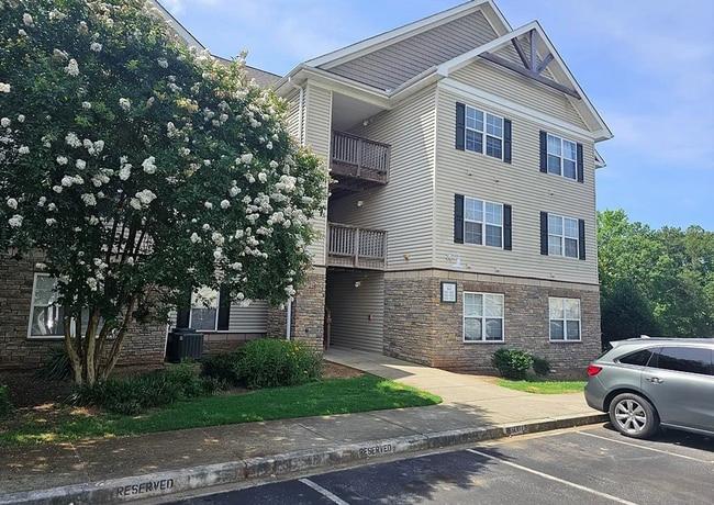 Building Photo - 632 Overlook Dr