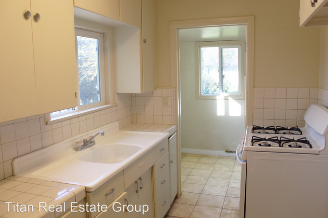Foto del edificio - 2 br, 1 bath House - 278 W Ave L - Front