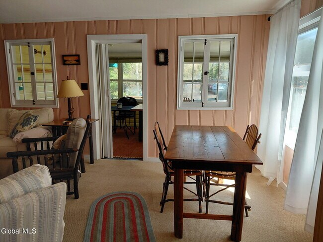 Foto del edificio - 3320 Travis Point Way