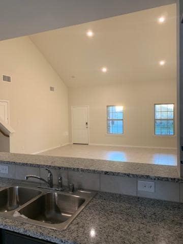 Foto del edificio - 1008 Emerald Dr