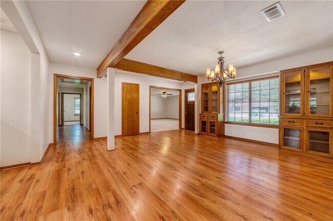 Foto del edificio - 203 Oakwood Dr